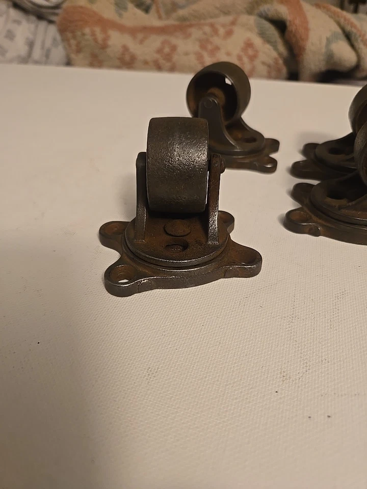 Antigo M.B. Conjunto de 4 rodízios giratórios SCHENCK & CO. GEM 1888 (lubrificado limpo) - Imagem 3 de 4