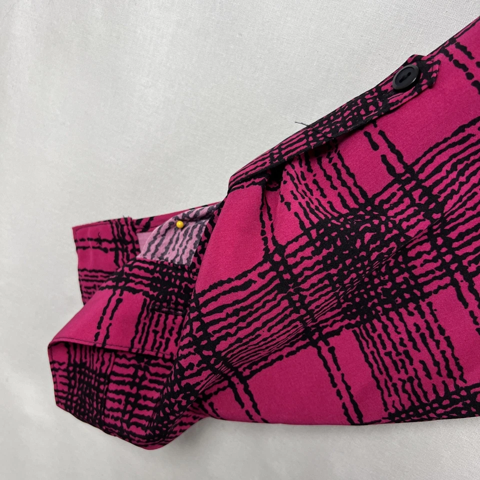 Blusa Studio Works feminina pequena XL preta rosa xadrez bolsos com botões clássica - Imagem 3 de 4