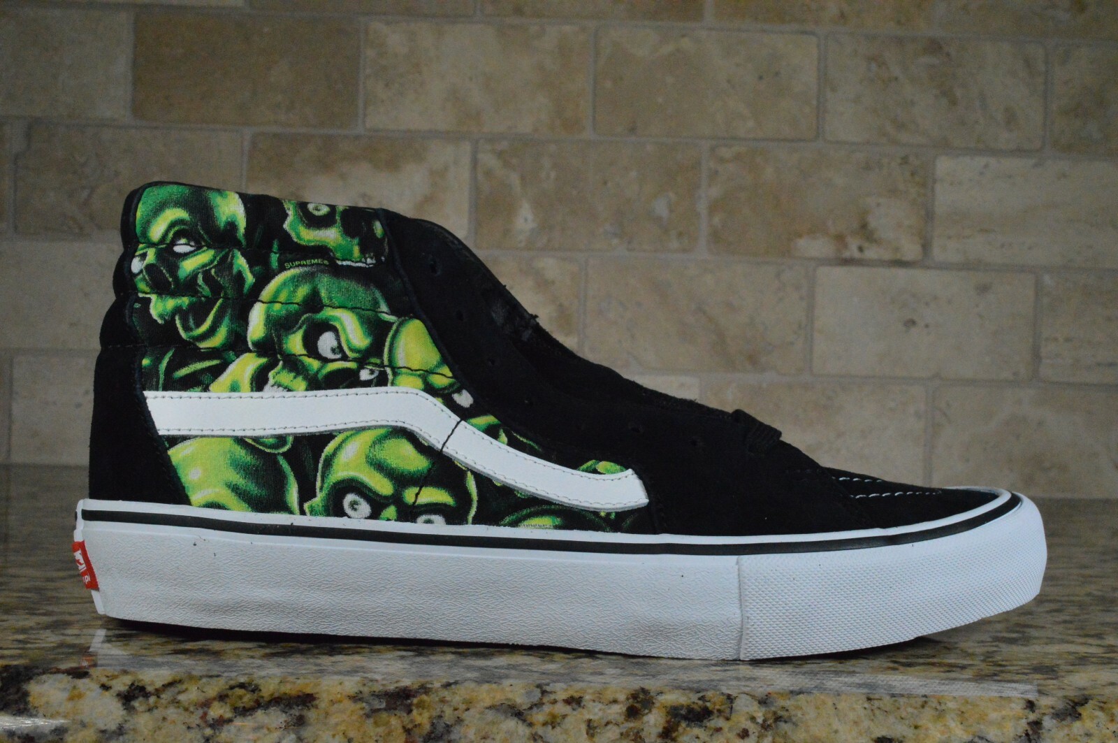 vans x supreme glow in the dark