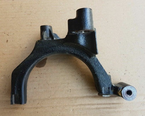 AUDI A3 8V 2013-2016 2.0 TDI CRL EXHAUST DPF FILTER BRACKET MOUNT 04L131425A