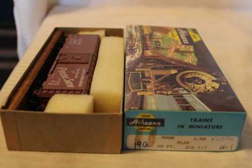 Coche de caja Athearn 40' escala HO, Lackawanna, marrón, #51969 Phoebe Snow Built ** | Zustand: Used