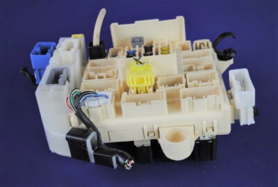 01-05 Lexus IS300 Interior Cabin Fuse Box Relay Junction 