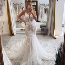 Elegant Mermaid Wedding Dresses V-Neck Lace Slim V-neck Sleeveless Bridal Gowns