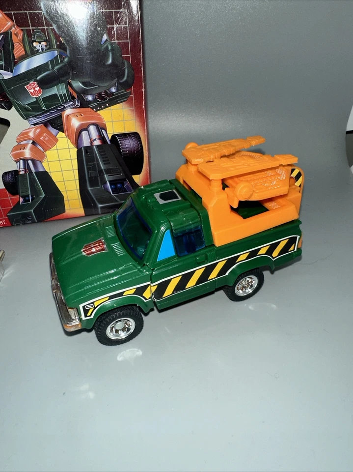 Hoist Complete 1985 Vintage Hasbro G1 Transformers Action Figure accessories Box - Image 2 of 4