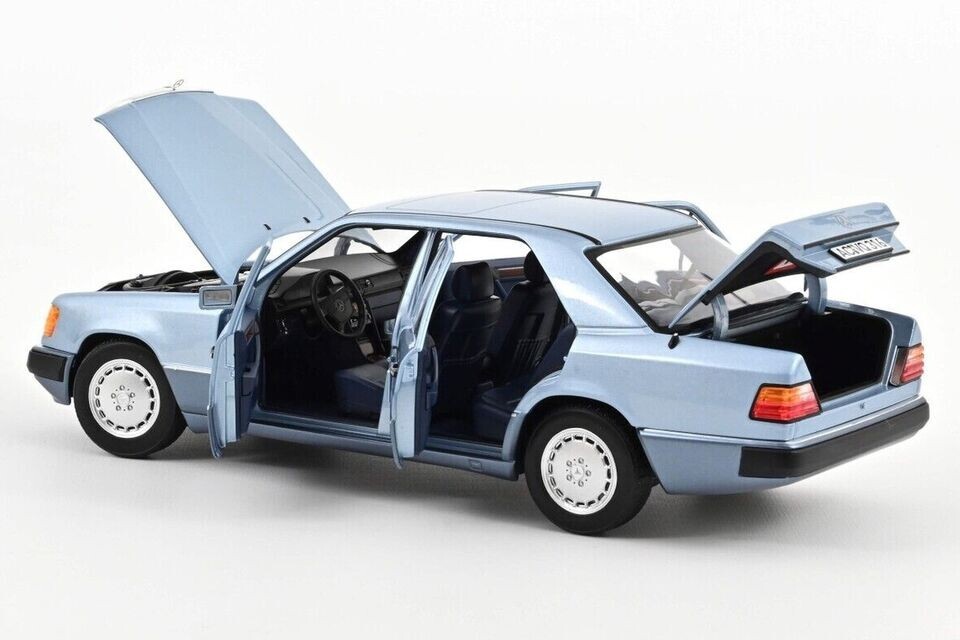 NOREV 1:18 1990 MERCEDES-BENZ 230 E DIE-CAST LIGHT BLUE NOREV 1:18 1990 MERCEDES-BENZ 230 E DIE-CAST LIGHT BLUE