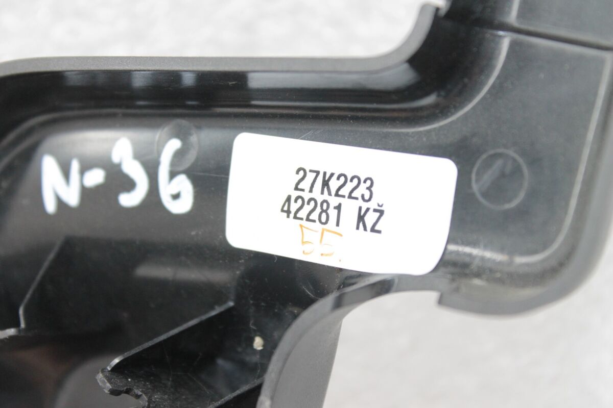 Original Nissan X-Trail T32 Regensensor Abdeckung Original Nissan X-Trail T32 Regensensor Abdeckung