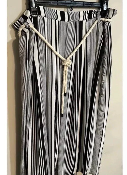 Vince Camuto Black & White Striped Belted Swing Skirt Women’s Size Large - Image 2 of 4