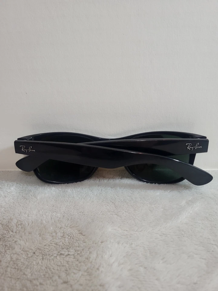 Gafas de sol polarizadas Ray-Ban Wayfarer para mujer (usadas) Foto 2 de 4