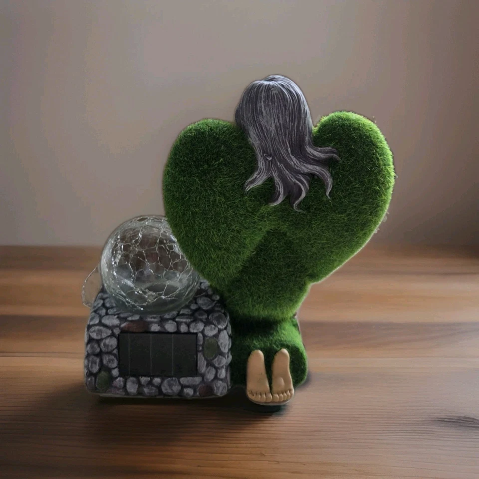 SOLAR LIGHT GARDEN STATUE GRANDMA SISTER WOMAN ANGEL - Image 2 of 2