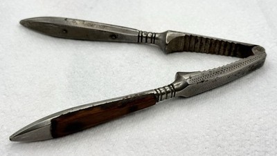 Nussknacker um 1950 versilbert mit Holzplatten an Griffen