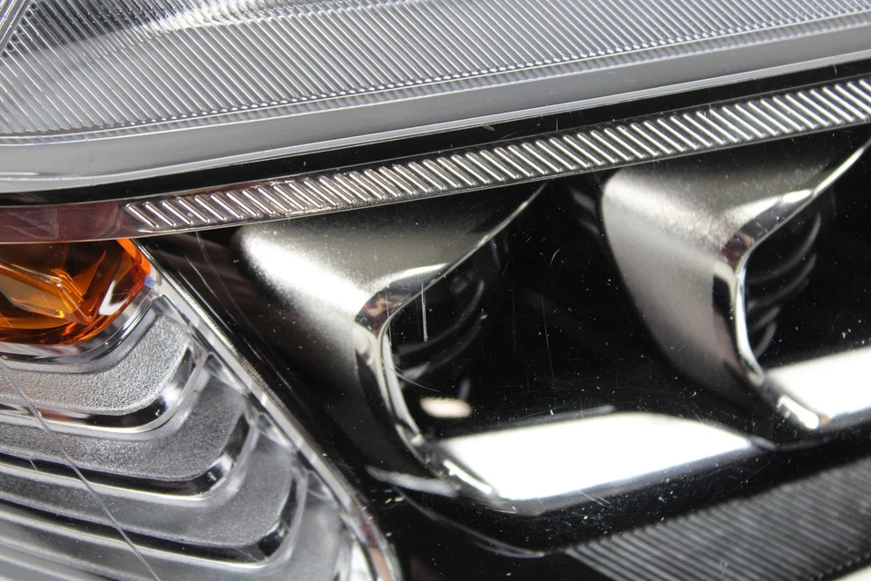 2015-2017 Acura TLX Right Headlight Assembly OEM **DAMAGED** NJ1 - Image 4 of 4