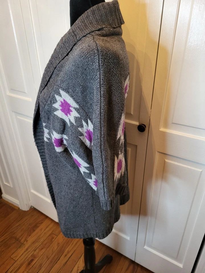 Cárdigan Abierto Forever 21 XL Retro Boho Western Estampado Azteca Gris y Púrpura Años 2000 Foto 3 de 4