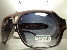 Men or Women CLASSIC RETRO VINTAGE Style SUNGLASSES Black Frame Dark Wood Effect