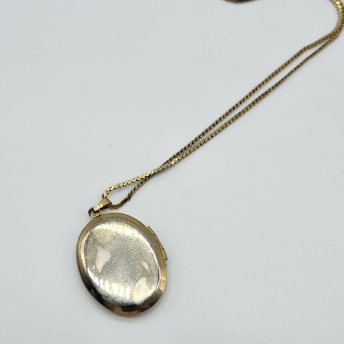 Oval Locket Pendant Necklace White Enamel Gold Tone Classic 18" - Picture 14 of 15