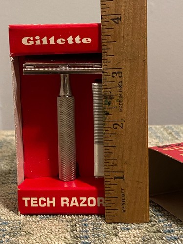 Gillette Tech Razor with Stainless Steel Blades in Original Box Vtg Shaver 1965 - Picture 13 of 15