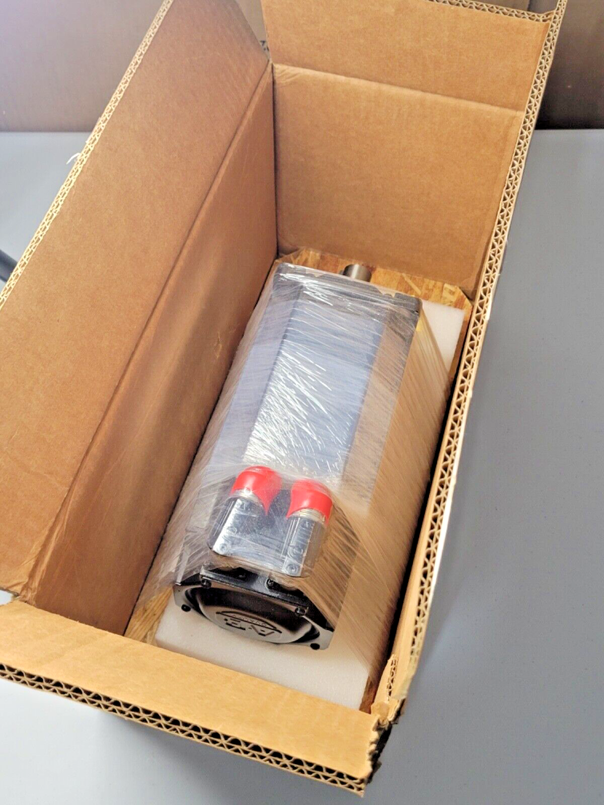 NIB MPL-B4560F-MJ72AA Allen Bradley Ser A Motor MPLB4560FMJ72A NEW #SH