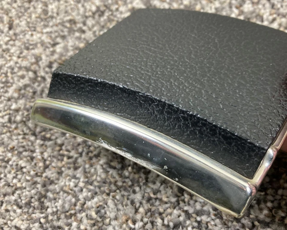 Camioneta pickup Dodge Ram D150 D250 cabina derecha moldura lateral esquina '81-90 OEM Foto 4 de 4