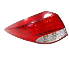 HYUNDAI I40 RHD KOMBI 2012 RÜCKLEUCHTE/RÜCKLEUCHTE AN KAROSSERIE LINKE SEITE ...