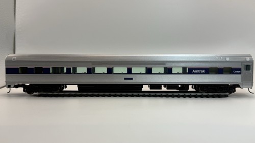 HO Walthers Mainline Amtrak Fase IV 85’ Budd Coaches 910-30013 Lote de 2 | Zustand: New