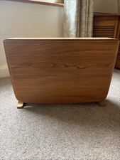 Ercol Model 820 gateleg, drop-leaf coffee table