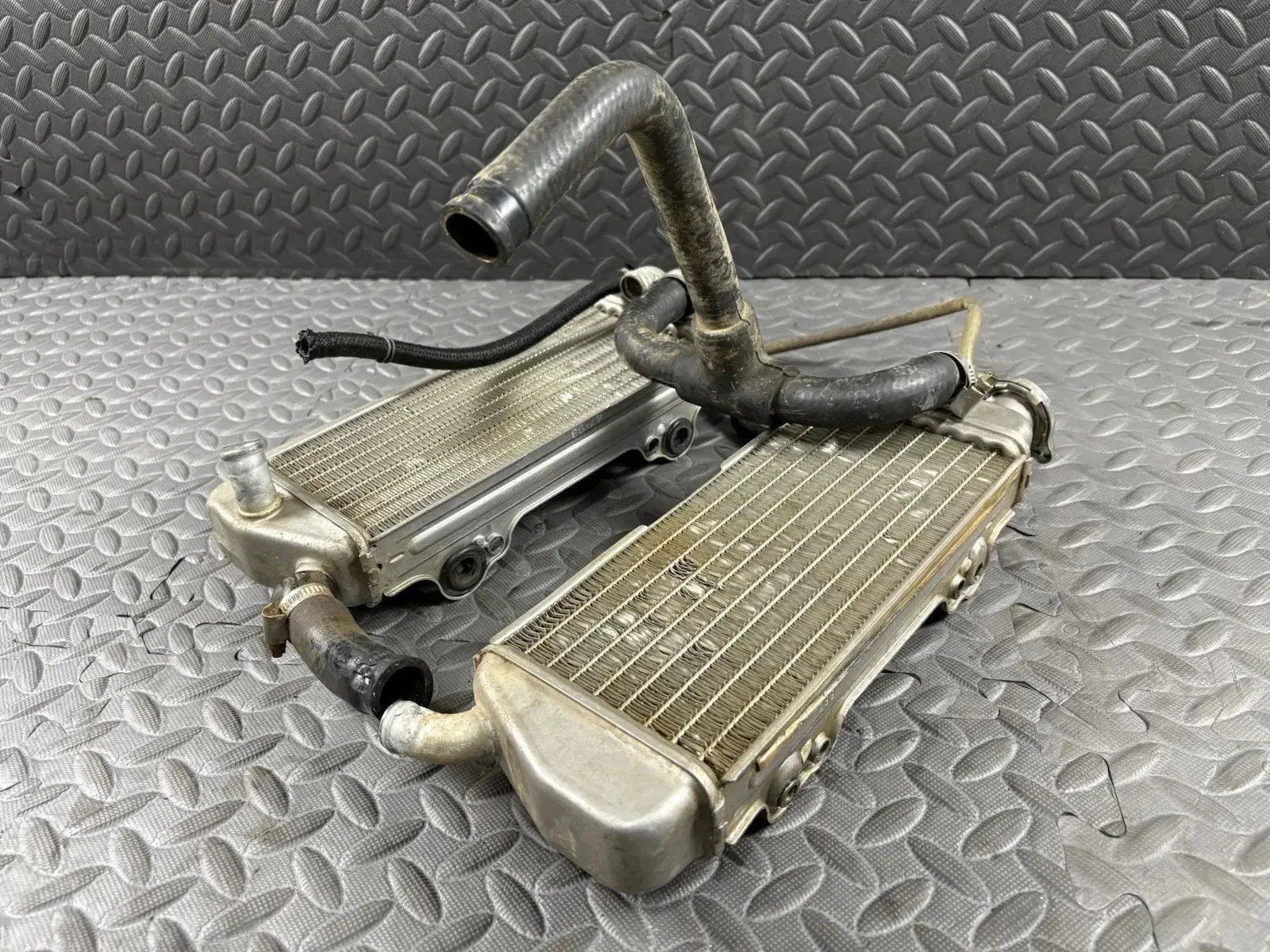 2000 KTM 400 620 SXC OEM LEFT RIGHT RADIATOR RAD COOLING FINS SET 58335008100