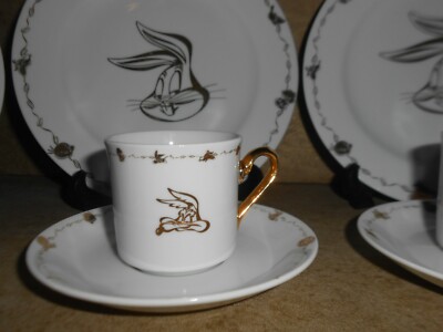 Looney Tunes Bugs Bunny White/Gold Porcelain Dinnerware Set of 12