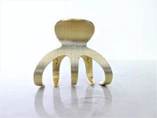 Medium gold tone textured metal hair claw clip