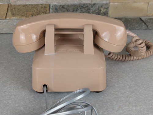 Vintage STROMBERG CARLSON BEIGE PINK Rotary Desk Table Telephone TESTED WORKING - Picture 10 of 12