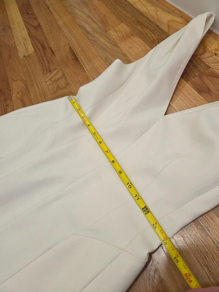 Vestido para mujer ZARA M blanco estructurado buceo tulipán dobladillo abullonado forrado Foto 3 de 4