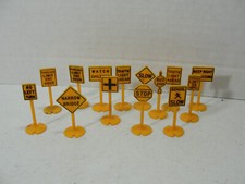 Diorama HO Scale Accessories Plastic Yellow Road Signs