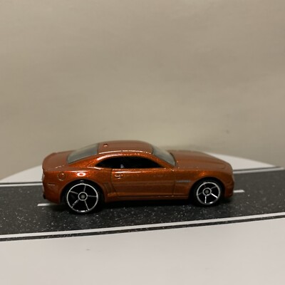 2009 Hot Wheels New Models 26/42  10 Chevy Camaro SS Burnt Orange Mtflk w/OH5 NM