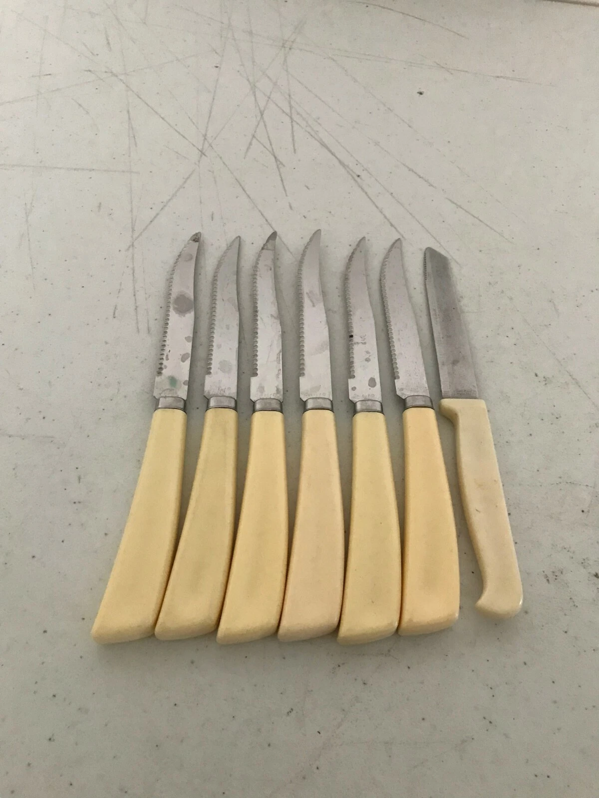 SET OF 7 QUIKUT SERRATED STEAK KNIVES STAINLESS USA 8"