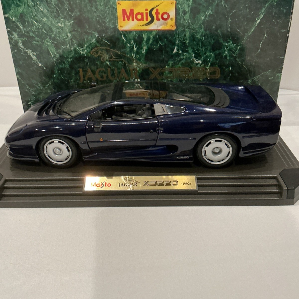 Maisto 1/12 : Jaguar XJ220 - Collection