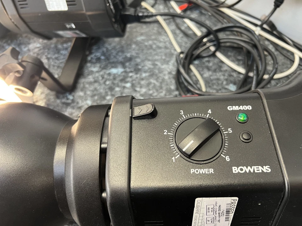 Bowens Gemini GM400 2x Heads Kit Modelling Brollies Bulbs Professional Use - Image 4 of 4
