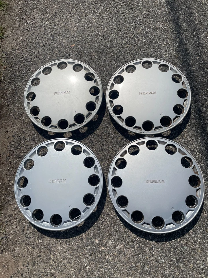 Genuine 1987 to 1990 Nissan Sentra Pulsar 13 inch hubcaps wheel covers - Image 2 of 4