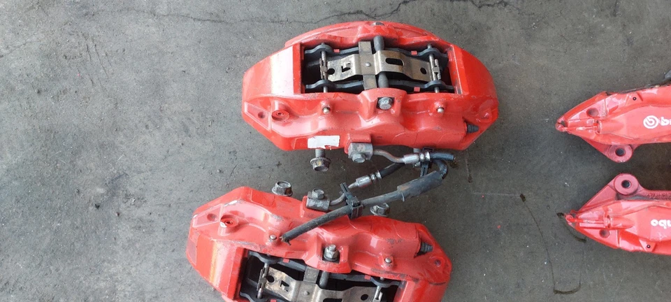 Jeep Grand Cherokee SRT 2011-21 + pinzas rojas Dodge Durango SRT Brembo 2018-24  Foto 3 de 4