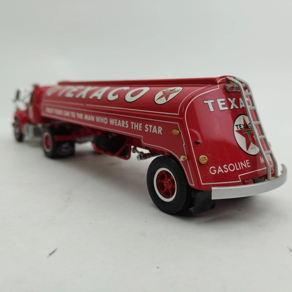 Franklin Mint Classic Texaco Tanker with Mack B-61 Tractor 1/43 Scale -FLAW READ - Image 3 of 4