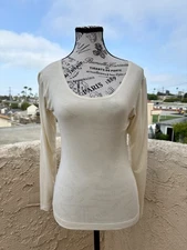 Victoria’s Secret Moda International cream long sleeve scoopneck top size small