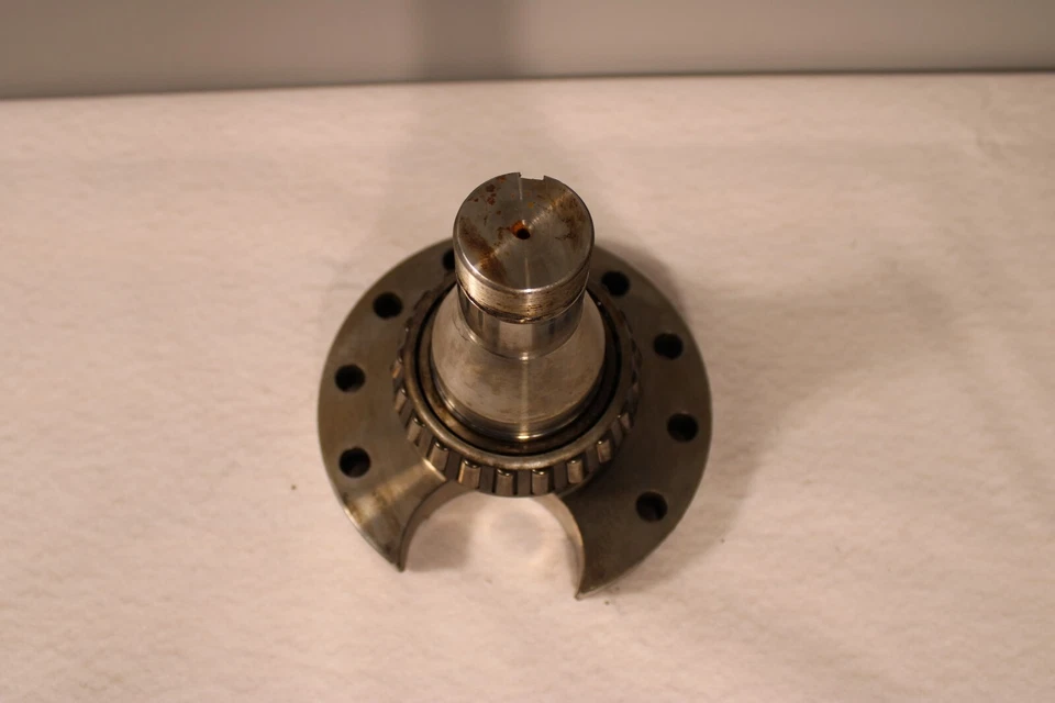 Used Doosan Drive Axle Spindle GC25P-5 Daewoo A218951 - Image 2 of 4