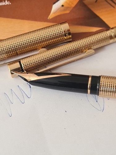 Sheaffer White Dot Gold Electroplated Fountain Pen with Pen 14K (.585) Nib - 第 19/24 張圖片