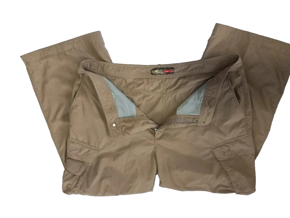 Pantalones cargo Under Armour ajuste regular 38X30 marrón varios bolsillos cremallera desmontables Foto 2 de 4
