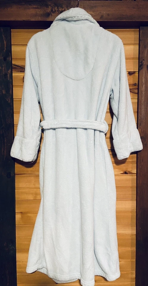 Stan Herman Fluffy Baby Blue Plush Robe Sz. S/M W/pockets Tie Wrap - Image 3 of 3