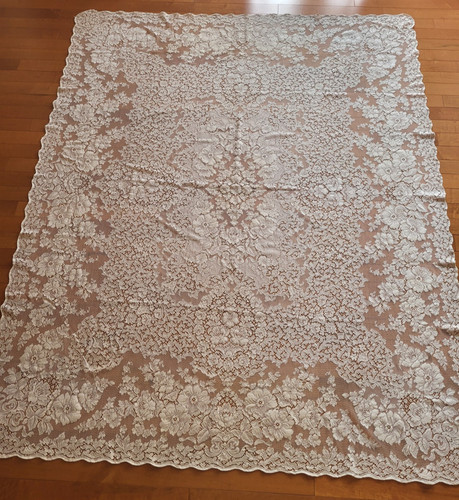 Beautiful 72" x 88" Lace Polyester Tablecloth Roses Minor Issues