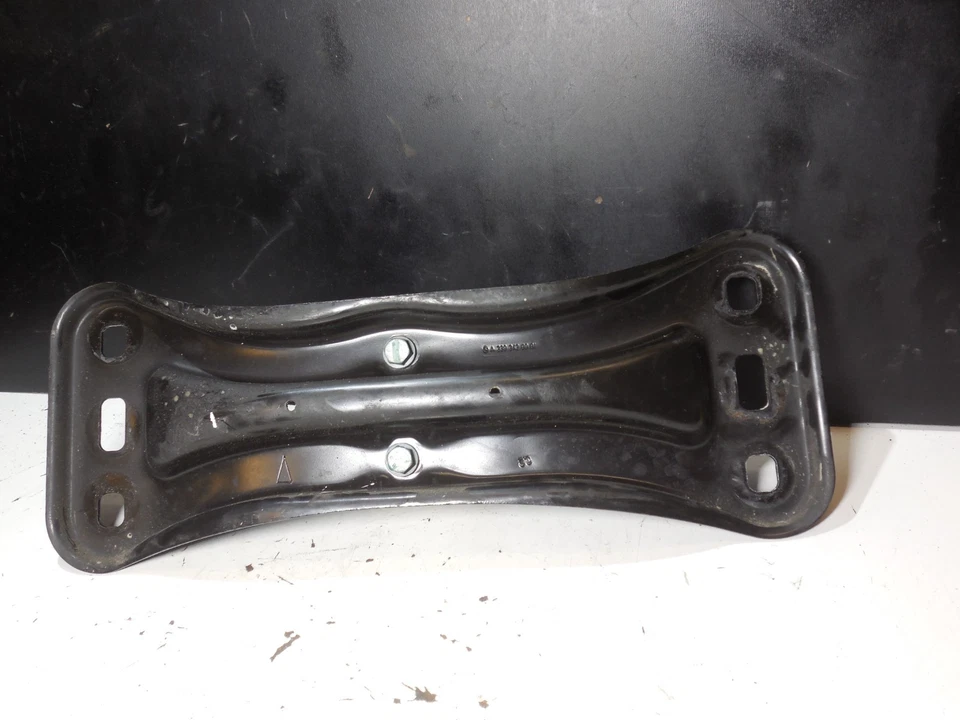 Опорный кронштейн для крепления коробки передач A 2302420001 03–06 Mercedes Benz R230 SL600 SL500 - Изображение 2 из 4
