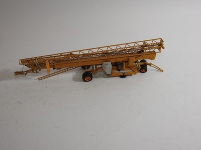 Conrad Metallmodell 2023 Schnelleinsatzkran Liebherr 32K 1:50 Turmkran
