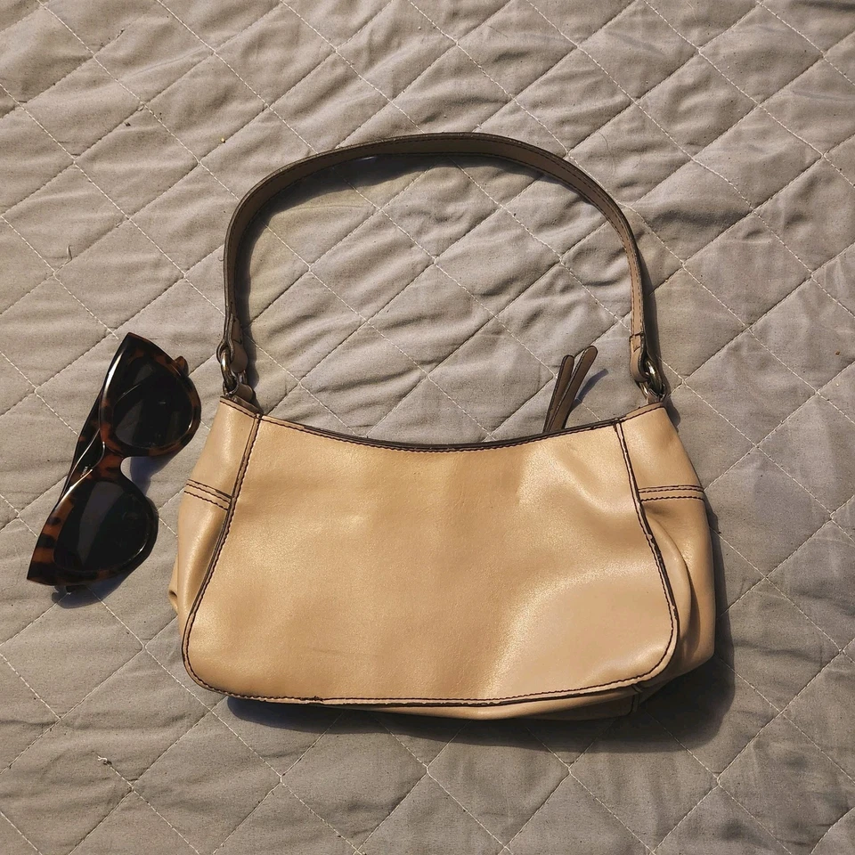 Y2k Hobo Style Cato Tan Faux Leather Handbag Front zipper red interior - Image 2 of 3