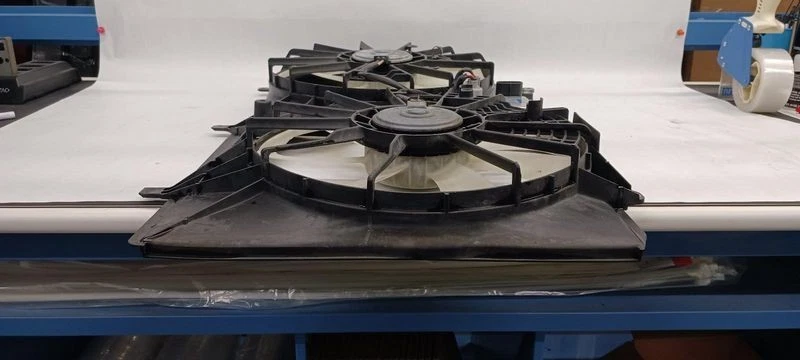 2011-2016 Toyota Sienna Radiator Fan Motor Assembly 6Cyl Without two Package OEM Foto 3 de 4