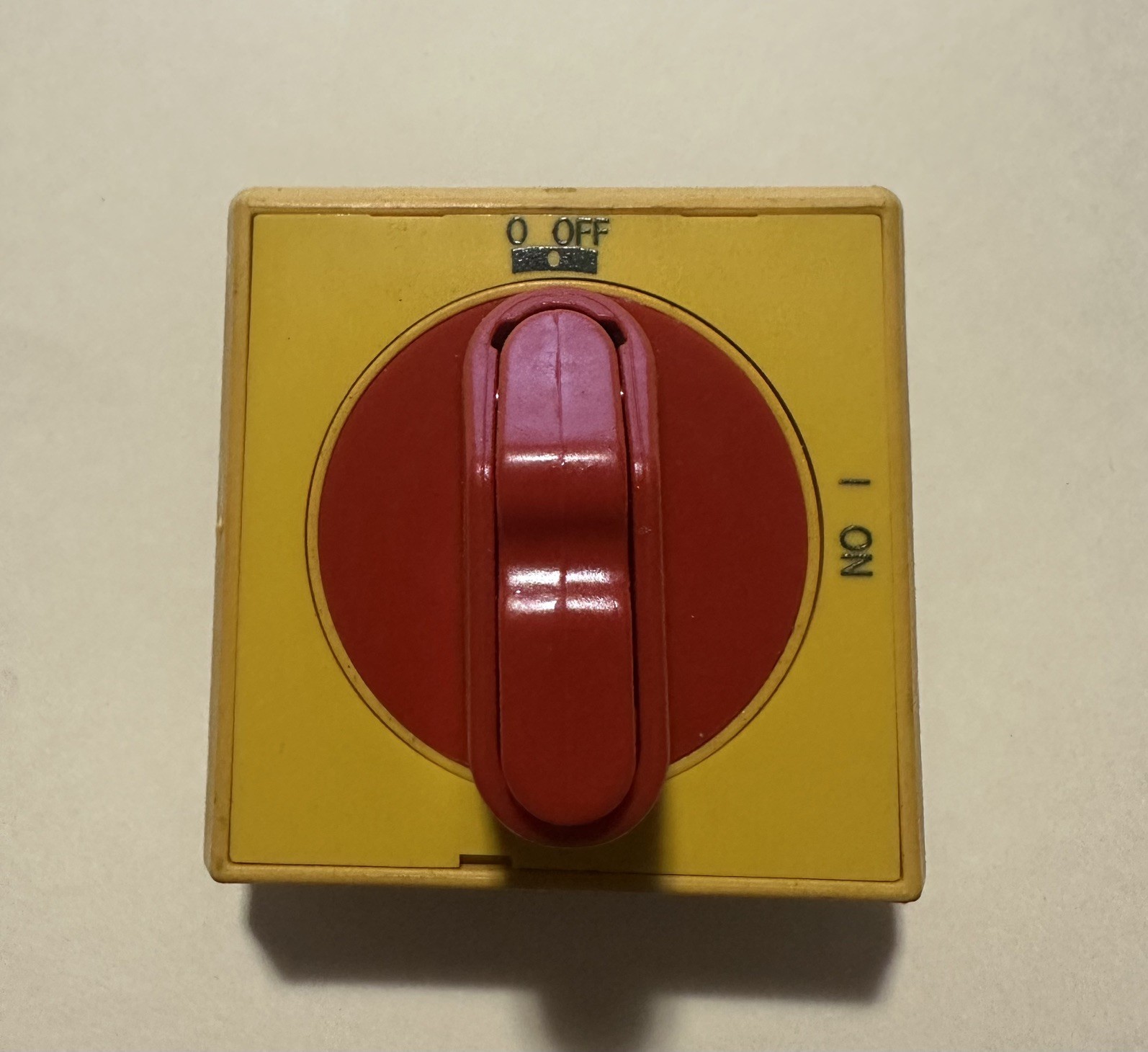 ABB Selector Handle, Red/Yellow, Door Mount Switch