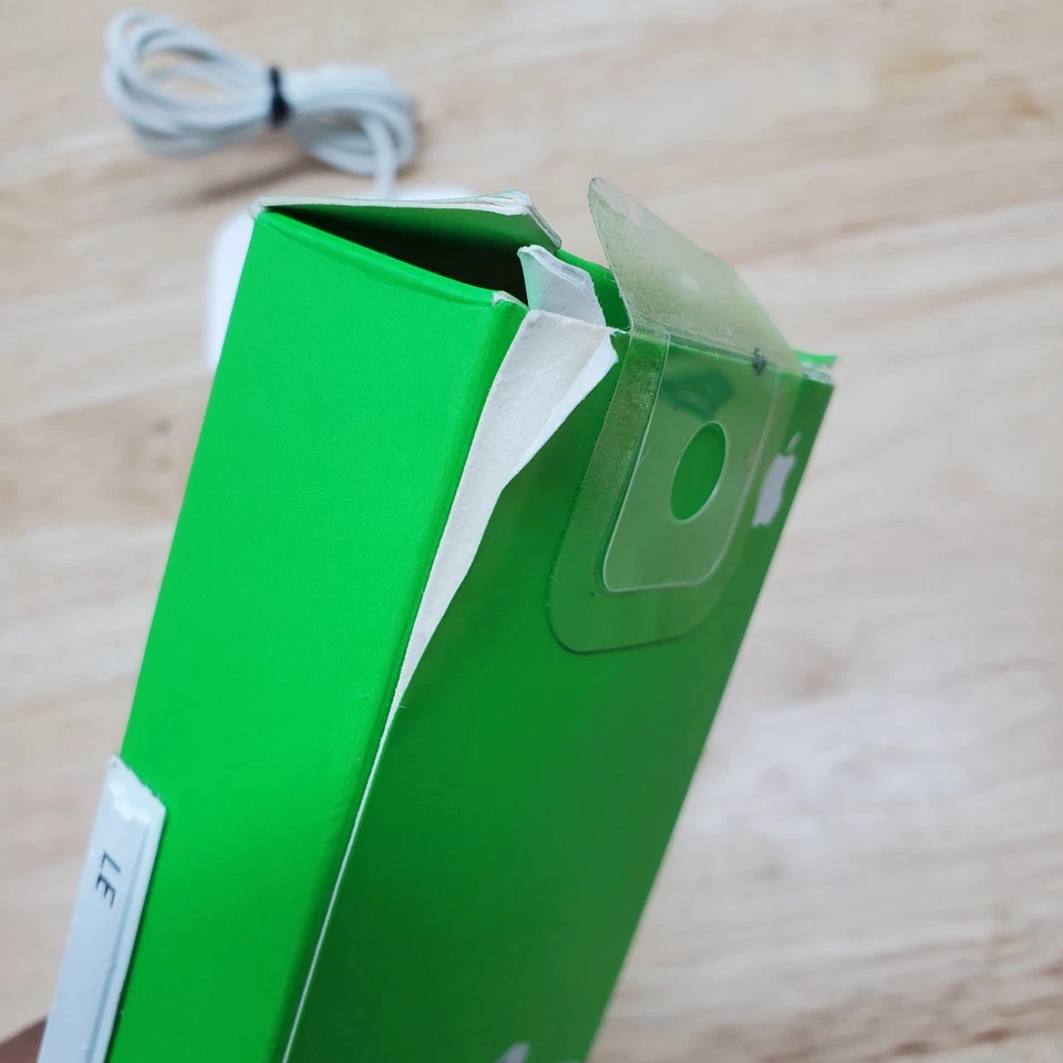 ORIGINAL OEM Apple iPod Shuffle Dock 1st Gen A1112 USB Charging Dock M9757G/A - Image 3 of 4