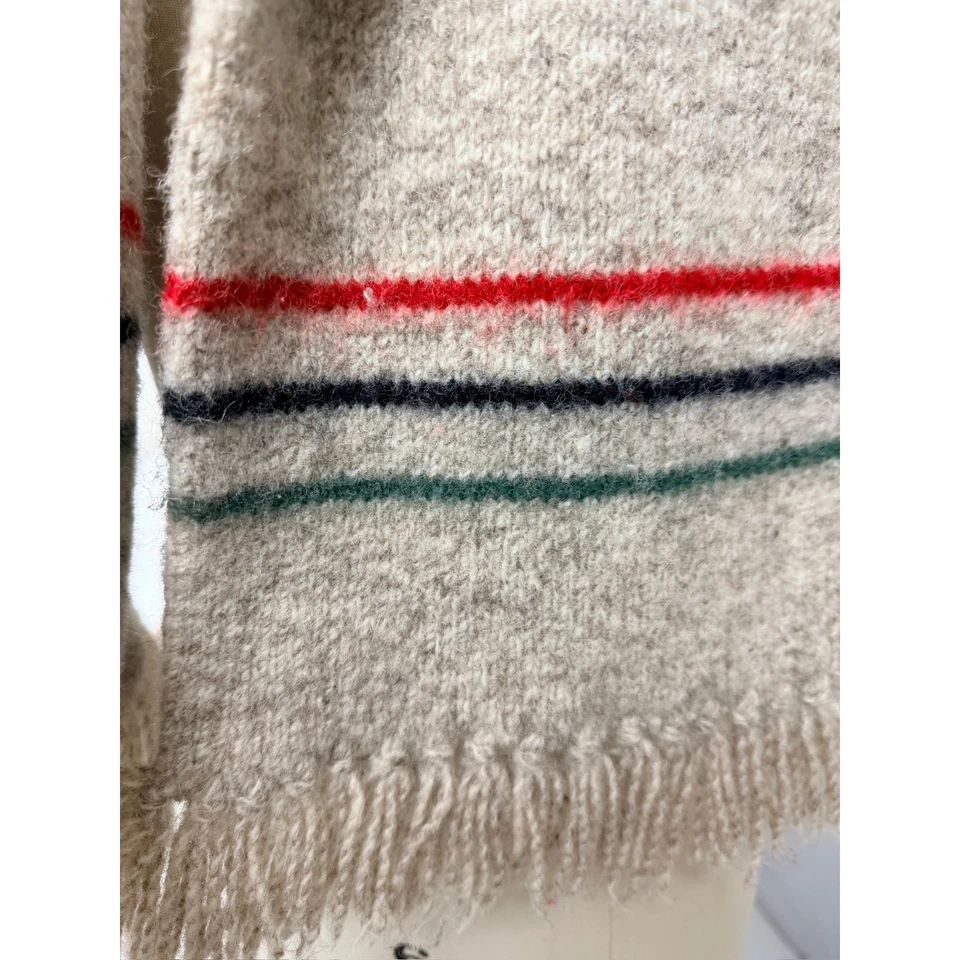 Bufanda cuello chal mezcla lana años 70 de colección con rayas y flecos — Hecha en EE. UU. Foto 2 de 4